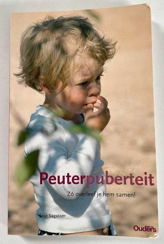Boekje peuterpuberteit, Ophalen of Verzenden, Zo goed als nieuw