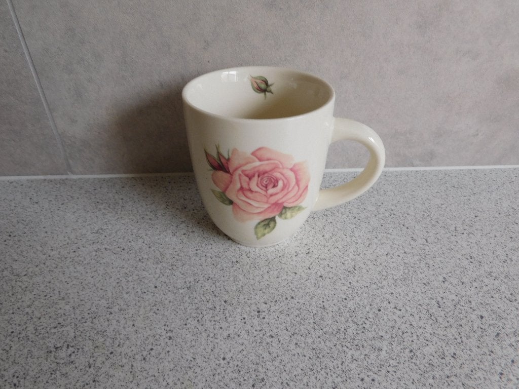 Mok 9x8 cm. A Rose is a Rose JET by ter Steege, Ophalen of Verzenden, Zo goed als nieuw, Overige stijlen, Kop(pen) en/of Schotel(s)