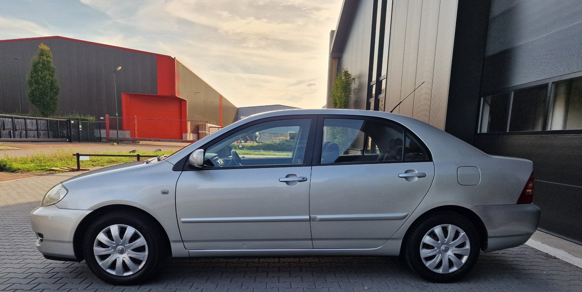 Foto 3 van Toyota Corolla 1.6 VVT-i Linea Terra AIRCO IJSKOUD 2 X SLEUT