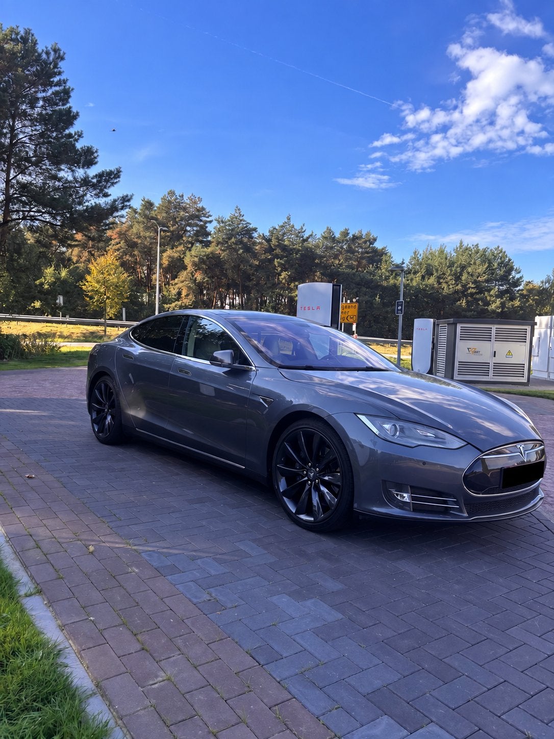 Tesla model s.   Free supercharger  Neiuwe hv batterij, Auto's, Automaat, Model S, Leder, Elektrisch