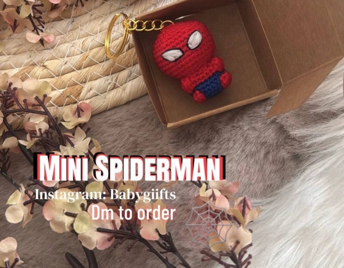 Spiderman sleutelhanger gehaakt, Ophalen of Verzenden, Nieuw, Haken, Overige typen