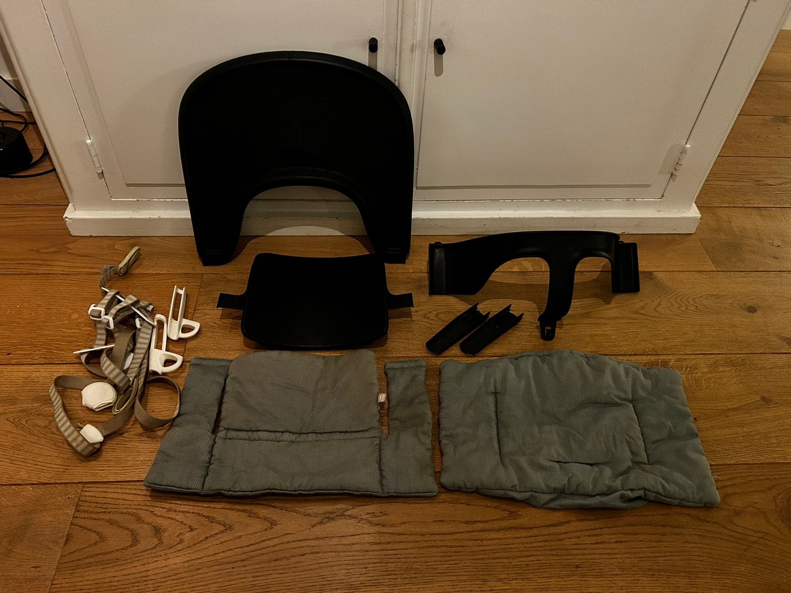 Stokke Tripp Trapp babyset, kussenset en harnas, Ophalen of Verzenden, Gebruikt, Meegroeistoel, Afneembaar eetblad