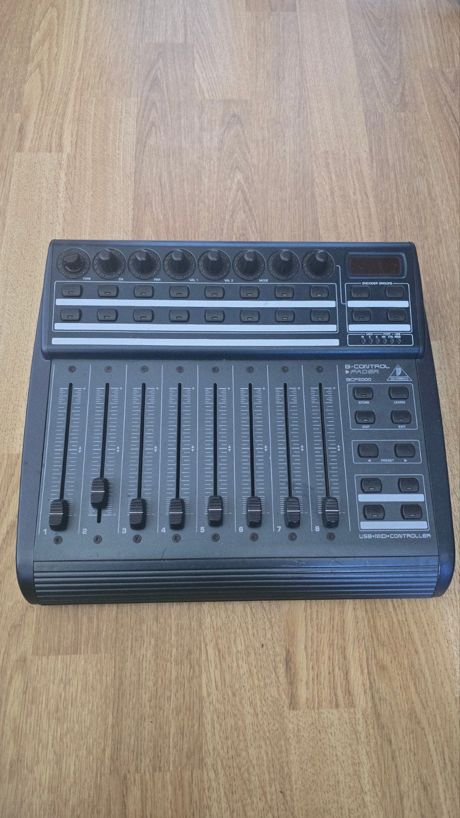 Behringer BCF2000 B-Control Fader USB/MIDI Controller, Ophalen of Verzenden, Gebruikt, 5 tot 10 kanalen