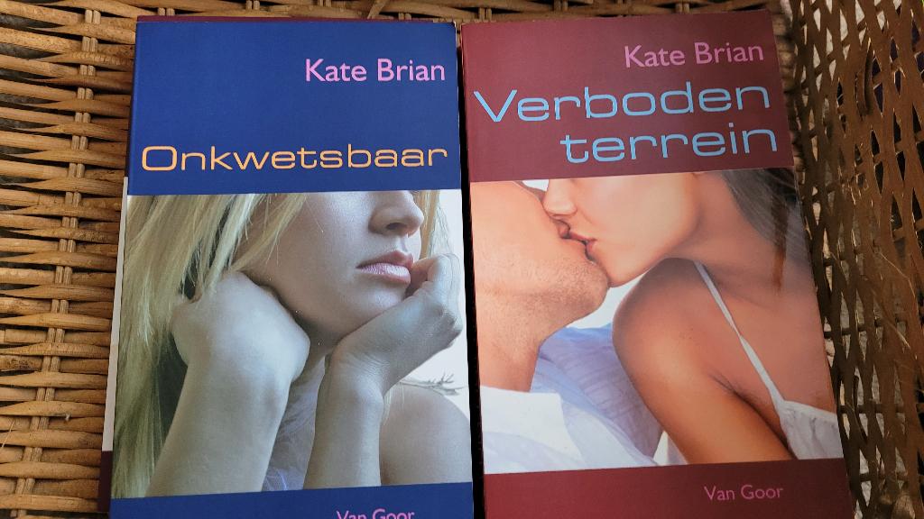 4 boeken van Kate brian, Ophalen of Verzenden, Zo goed als nieuw, Kate brian