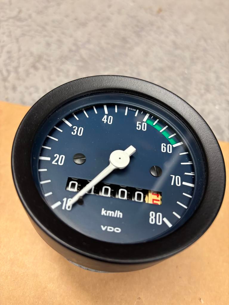 Originele VDO 80mm teller in nieuwstaat, Ophalen of Verzenden, Zo goed als nieuw, Overige typen