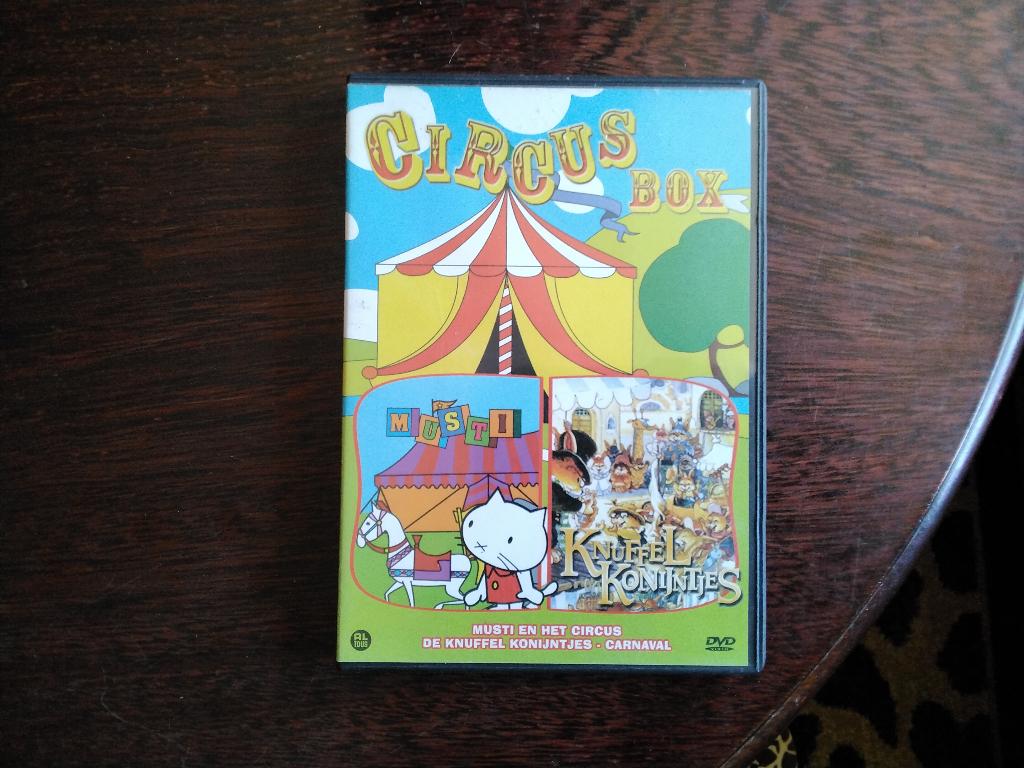 Musti en knuffel konijntjes (Circus box), origineel, Avontuur, Alle leeftijden, Ophalen of Verzenden, Zo goed als nieuw
