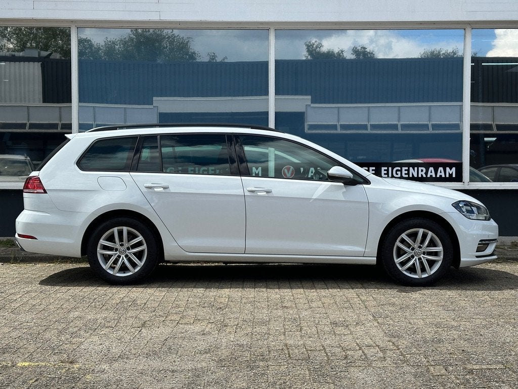 Volkswagen Golf Variant 1.0 TSI Highline/AUT/NAV/PDC/CARPLAY, Auto's, Volkswagen, Stof, 116 pk, Wit, 3 cilinders