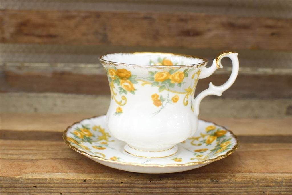 Royal Albert porseleinen kop en schotel 44026