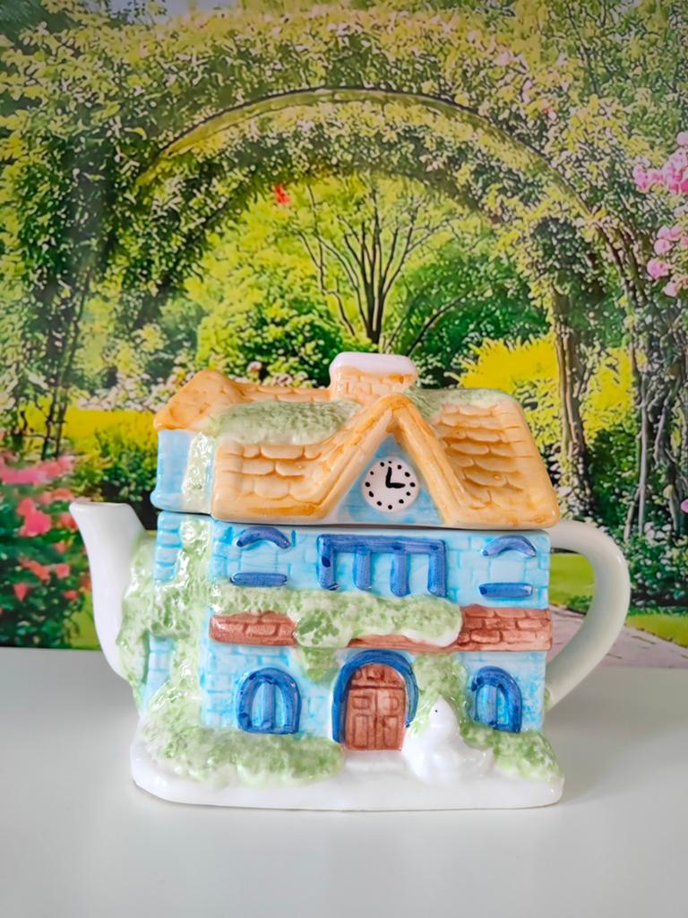 Unieke decoratieve theepot – in de vorm van een huisje, Ophalen of Verzenden