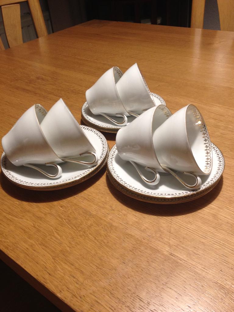 porselein koffie =thee servies 31 delig (nieuw) KOOPJE!!!!!, Ophalen, Nieuw, Overige stijlen, Porselein