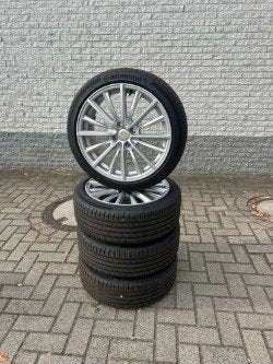 17 inch Suzuki Swift banden met velg ( Continental ), Auto-onderdelen, Ophalen, Gebruikt, Banden en Velgen, 17 inch