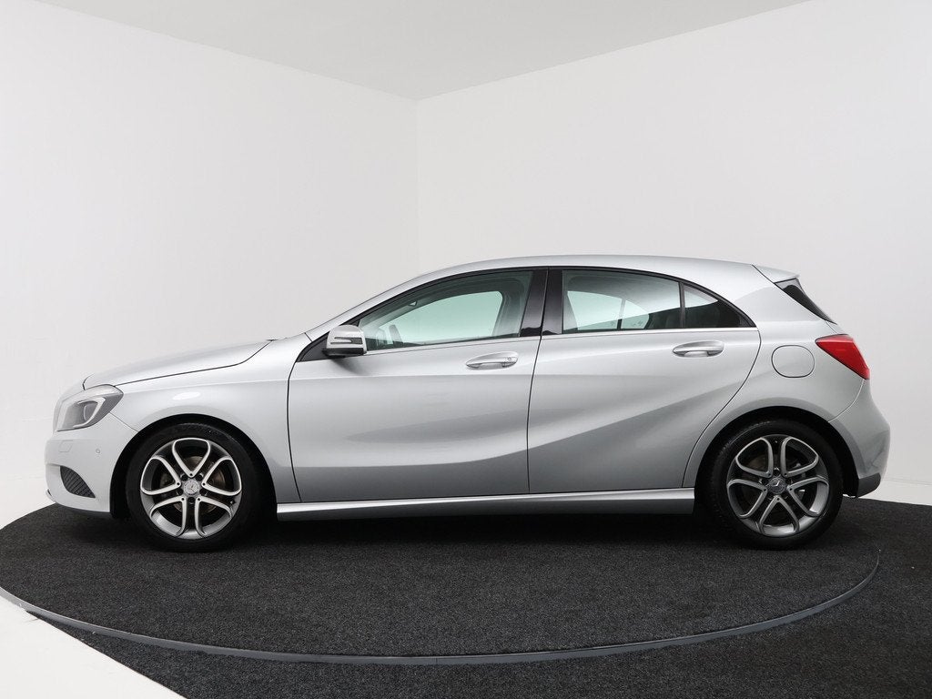 Mercedes-Benz A-Klasse 180 | Navigatie | Parkeersensoren |, Auto's, Mercedes-Benz, Voorwielaandrijving, 12 maanden, 4 cilinders