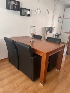 4 kunstlederen eetkamerstoelen met wieltjes: €75,-, Ophalen, Kunststof, Zwart, Zo goed als nieuw