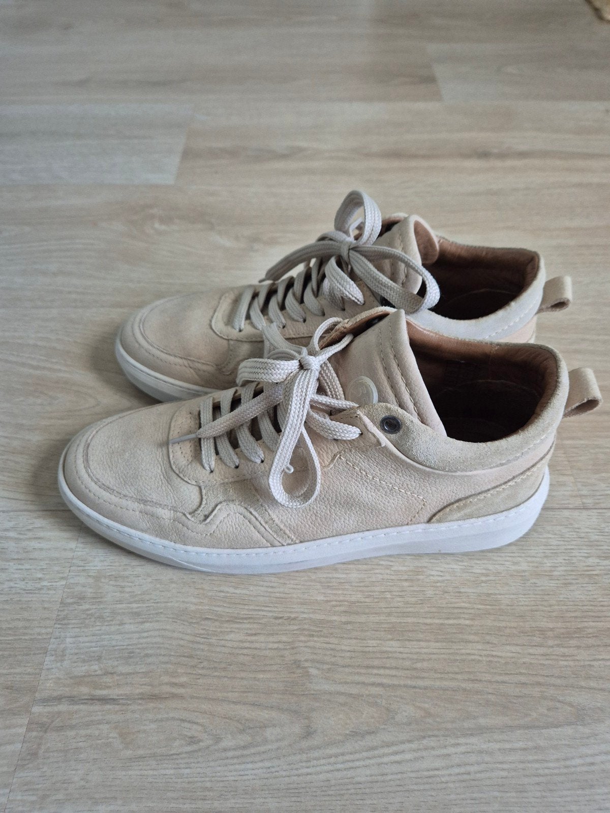 Beige LEER/LEREN sneakers-schoenen merk Sub 55 maat 42 ZGAN!, Overige kleuren, Ophalen of Verzenden, Sub 55, Sneakers of Gympen