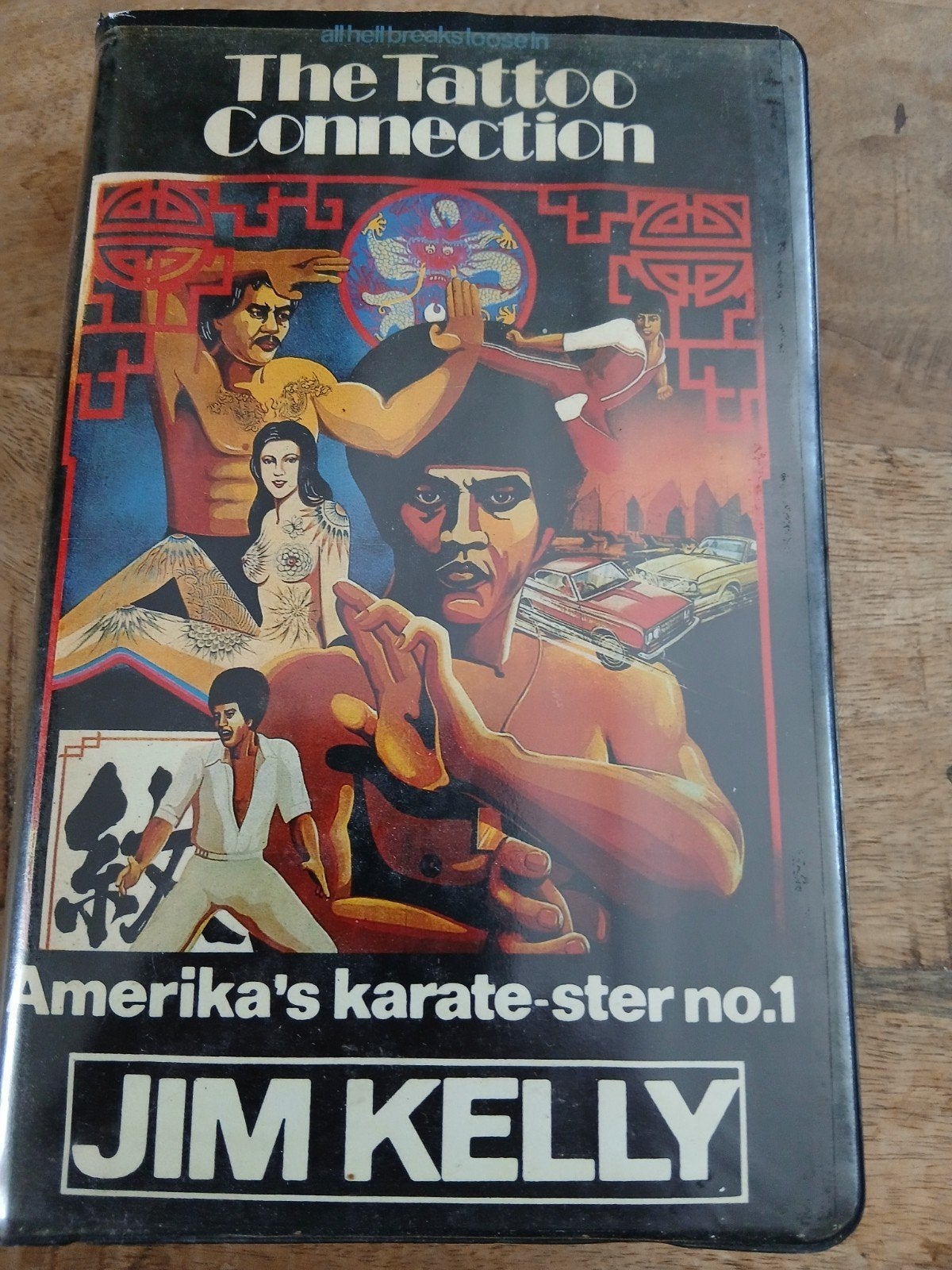 THE TATOO CONECTION * VHS * Jim Kelly * EX VIDEOTHEEK RENTAL, Ophalen of Verzenden