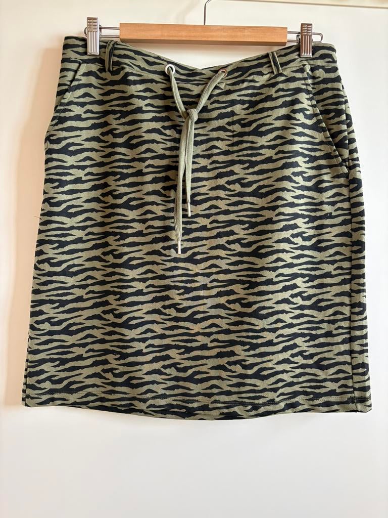 Nieuw legergroen zomers rokje, Maat 38/40 (M), Ophalen of Verzenden, Zo goed als nieuw, Boven de knie