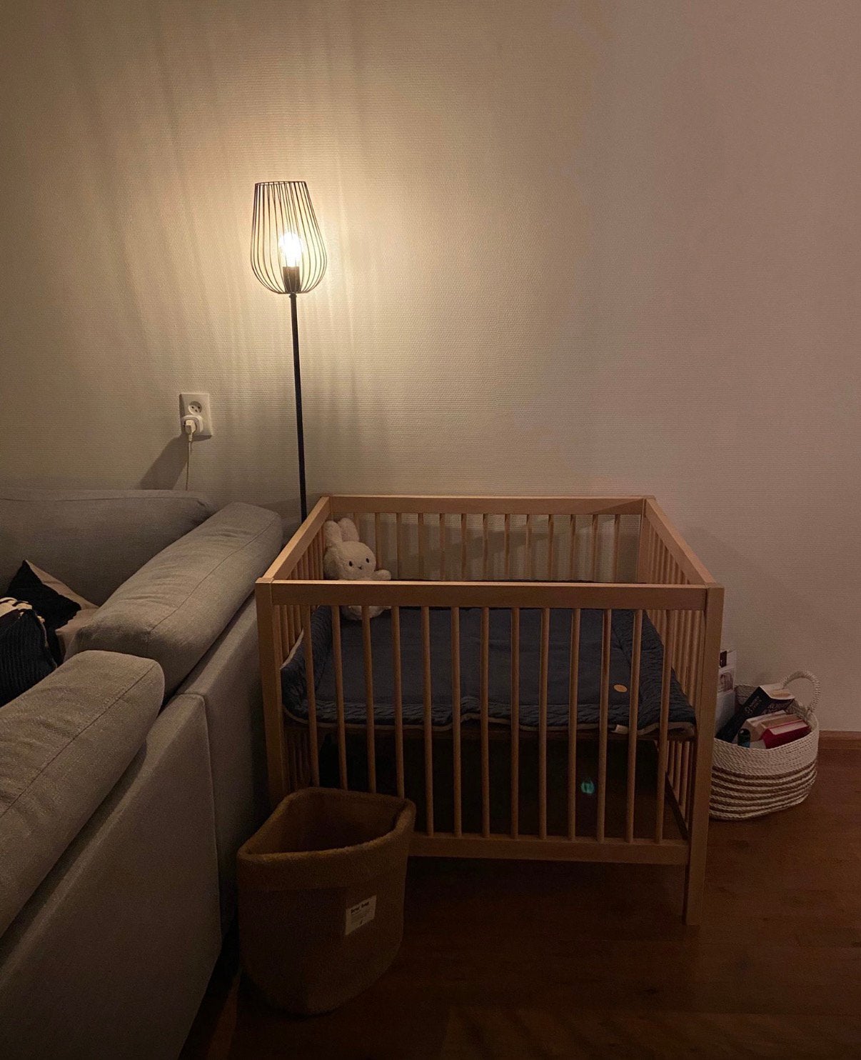 Babybox hout, Ophalen, Zo goed als nieuw, Vierkant, In hoogte verstelbaar