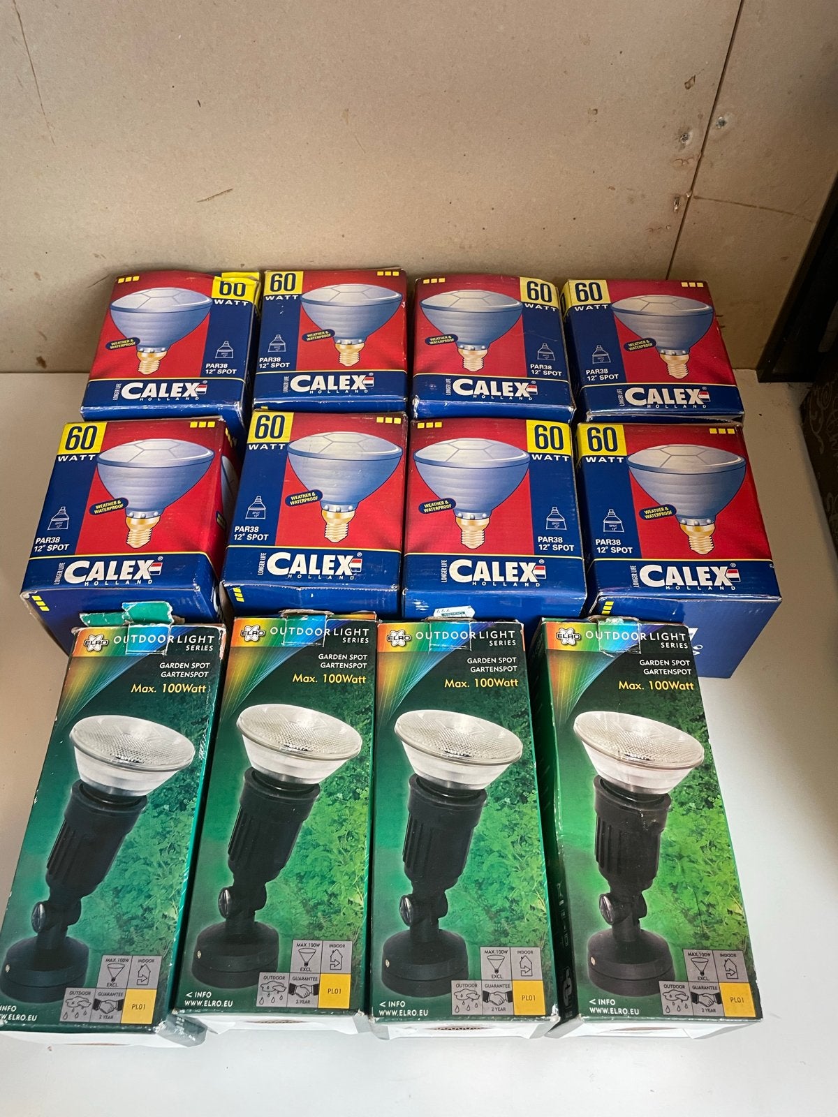 Elco buitenverlichting: 4 armaturen met 8 Calex PAR38 lampen, Kunststof, Nieuw, Ophalen of Verzenden, Netvoeding