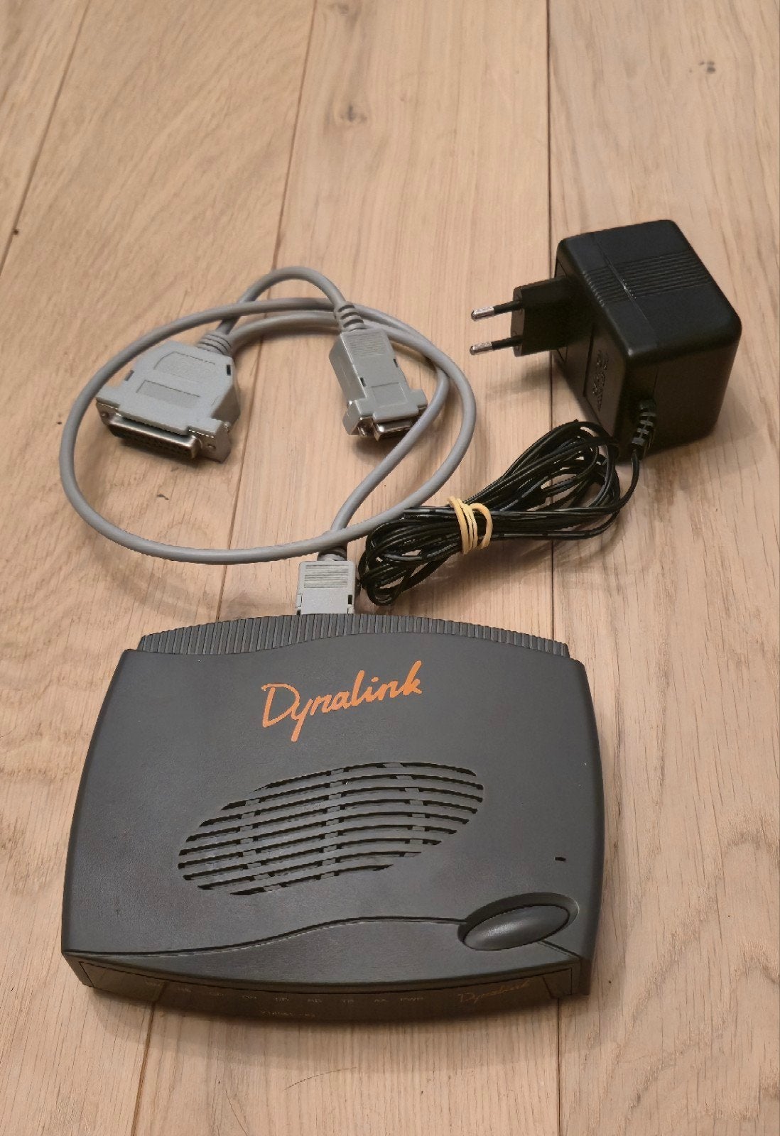 Dynalink V1456R-R2 Modem/Router - Vintage Internet Apparaat, Computers en Software, Ophalen of Verzenden, Refurbished, Router met modem