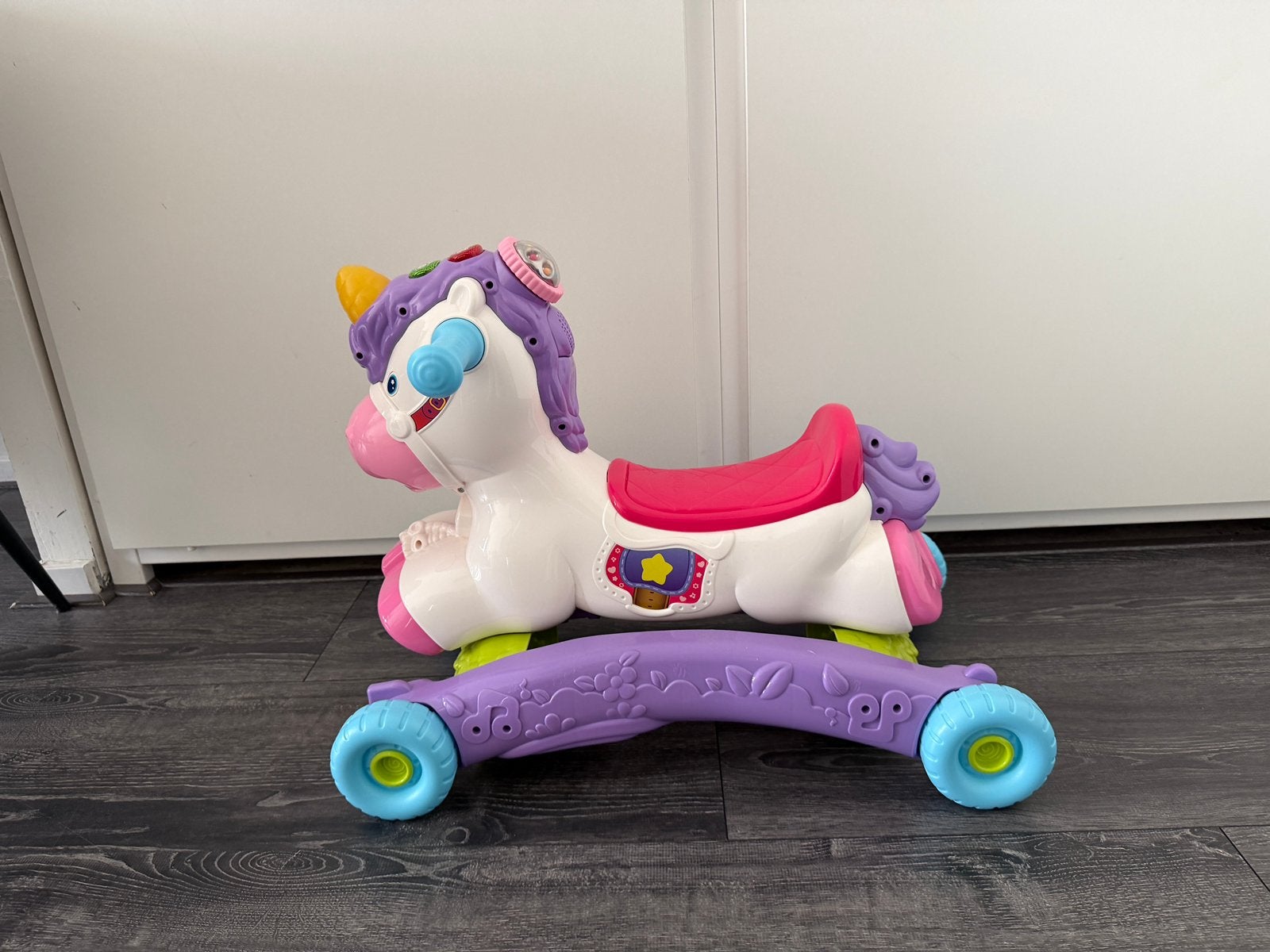 Vtech loopauto eenhoorn zo goed als nieuw, Ophalen, Zo goed als nieuw, Loopvoertuig