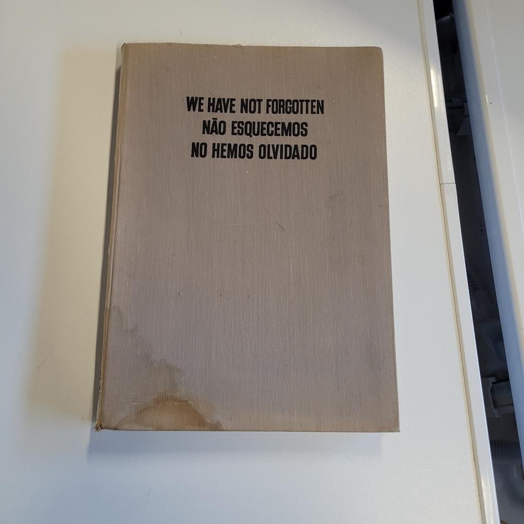 WO2 Boek: We Have Not Forgotten - Zeldzaam met Foto's, Ophalen of Verzenden, Algemeen, Gelezen, Tweede Wereldoorlog
