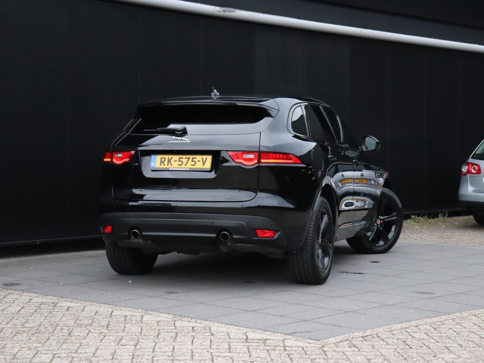Jaguar F-PACE 2.0 Portfolio AWD 25t | LEDER | PANO-DAK | TRE, Auto's, Jaguar, Automaat, Automatische klimaatregeling, Gebruikt