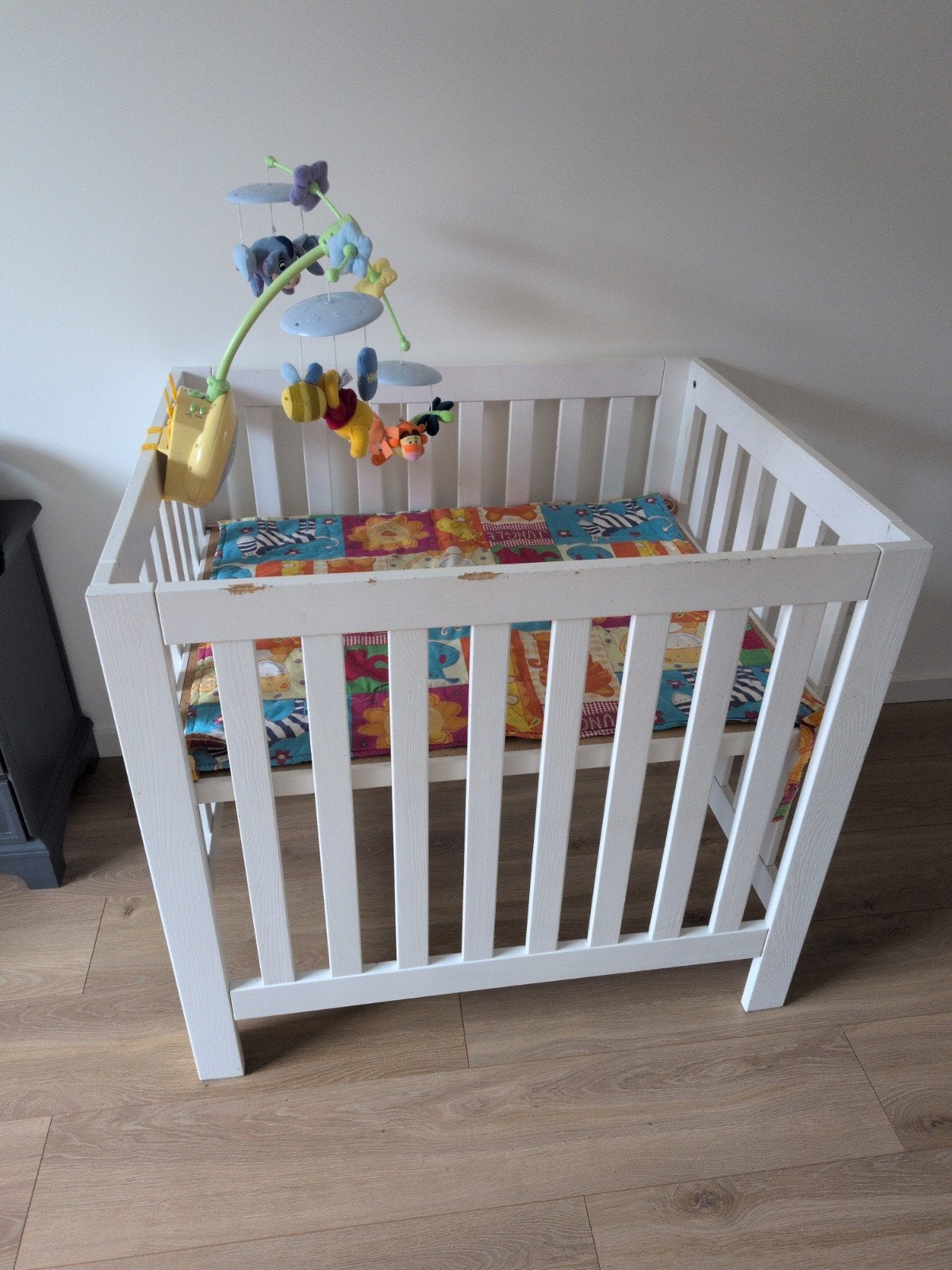 Babybox met mobiel en boxkleed, Ophalen, Gebruikt, Rechthoekig, Boxkleed