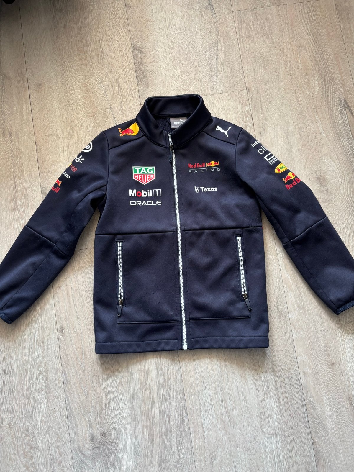Puma Red Bull Racing Softshell Jas Maat 116, Ophalen of Verzenden, Gebruikt, Jongen of Meisje