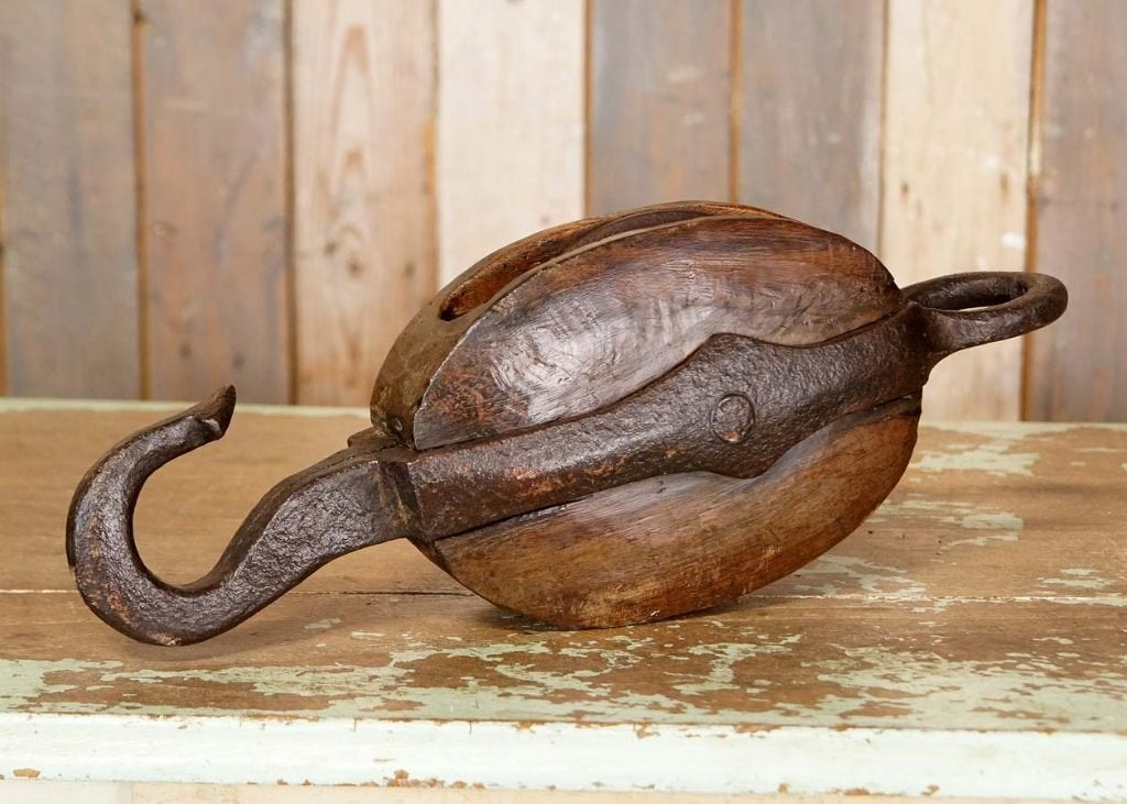 Oude brocante houten scheepskatrol met metalen haak, Antiek en Kunst, Curiosa en Brocante, Ophalen of Verzenden