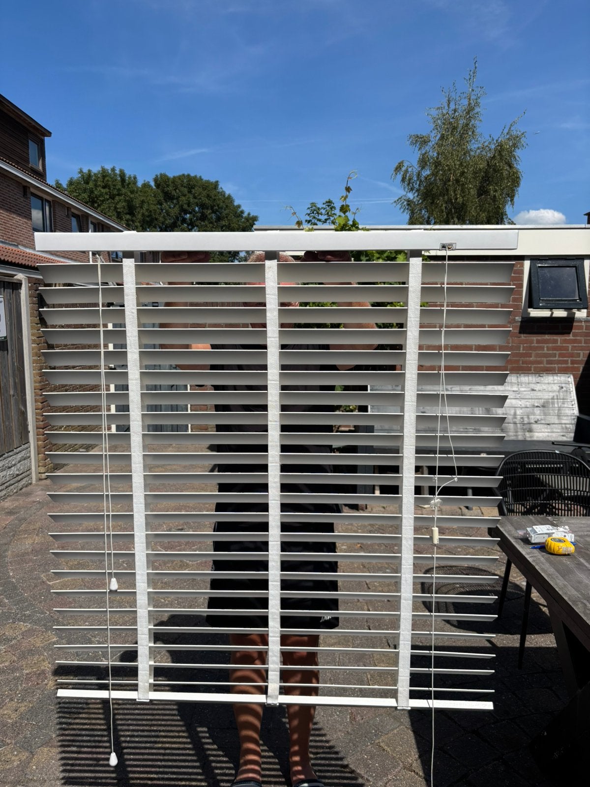 Witte brede houten  luxaflex 100brx105 lang, Ophalen, Wit, Zo goed als nieuw, In te korten