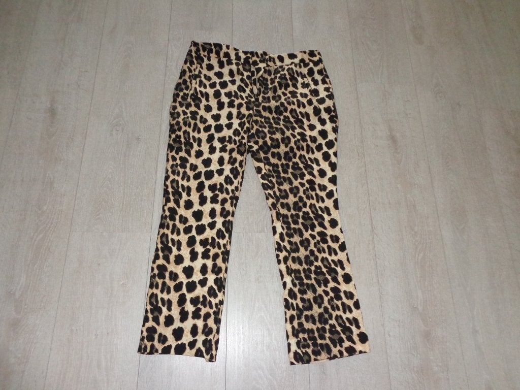 damesbroeken maat M van o,a. ZARA, ROYAL CHICKS, April Evil, Maat 38/40 (M), Overige kleuren, Ophalen of Verzenden, Zo goed als nieuw