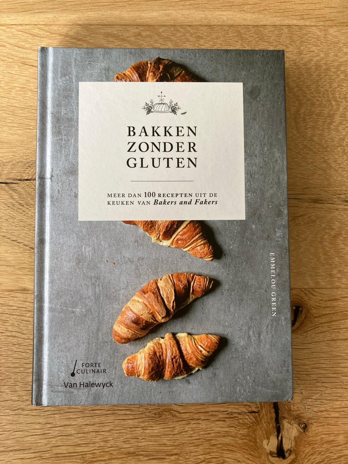 Bakken zonder Gluten - Meer dan 100 recepten, Ophalen of Verzenden, Zo goed als nieuw, Gezond koken, Taart, Gebak en Desserts