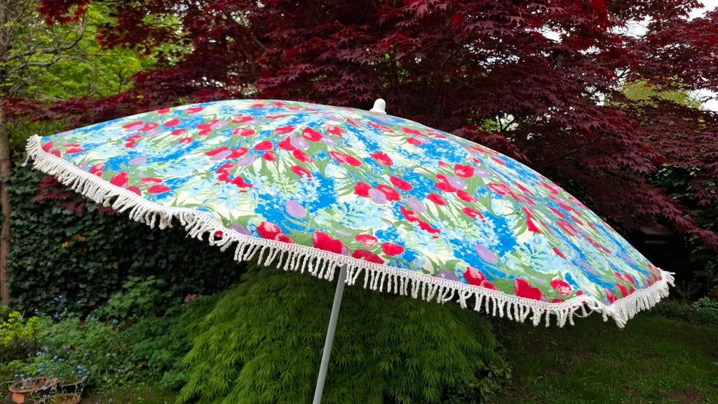 Retro Parasol met Bloemenprint en Franjes, Tuin en Terras, Verstelbaar, Ophalen of Verzenden, Zo goed als nieuw, 1 tot 2 meter