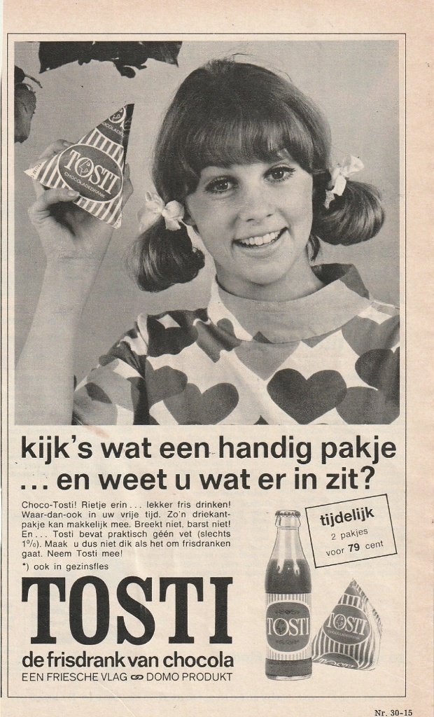 Retro reclame 1968 Domo Tosti chocolademelk frisdrank pakje, Verzamelen, Verzenden, Overige typen