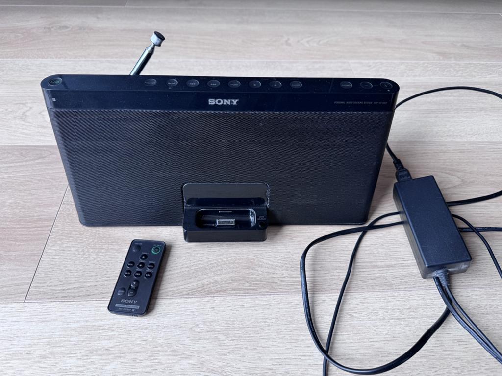 Sony RDP-XF100iP iPod Docking Station met Radio en AUX, Gebruikt, Tuner of Radio, Draagbaar, Ophalen of Verzenden