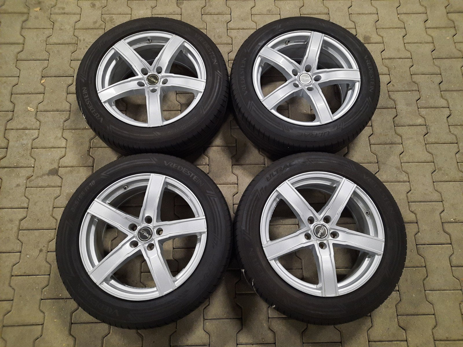 MOOIE 18 inch velgen MITSUBISHI OUTLANDER ASX ECLIPSE CROSS, Auto-onderdelen, Banden en Velgen, 18 inch, Gebruikt, Banden en Velgen