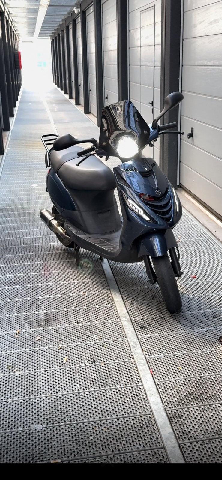 Piaggio Zip 2018 4-takt scooter, Fietsen en Brommers, Ophalen, Piaggio, Zo goed als nieuw, Benzine