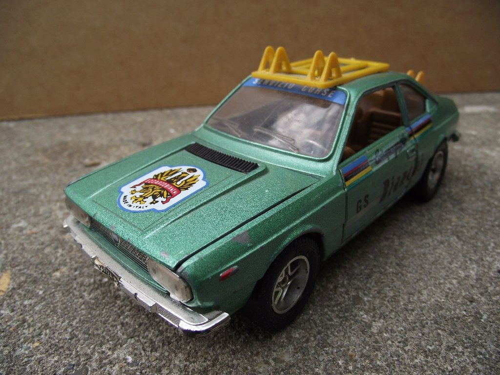 model auto Lancia Beta coupe  Mebetoys, Hobby en Vrije tijd, Ophalen of Verzenden, Gebruikt, Auto, Bburago