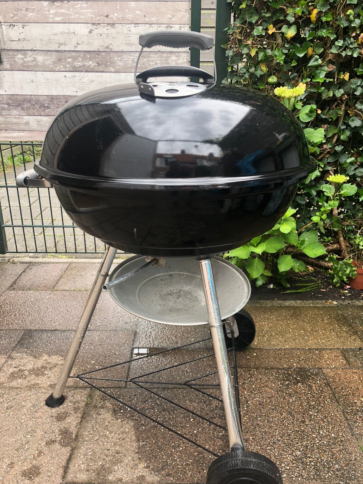 Weber houtskoolbarbecue, Tuin en Terras, Ophalen, Zo goed als nieuw