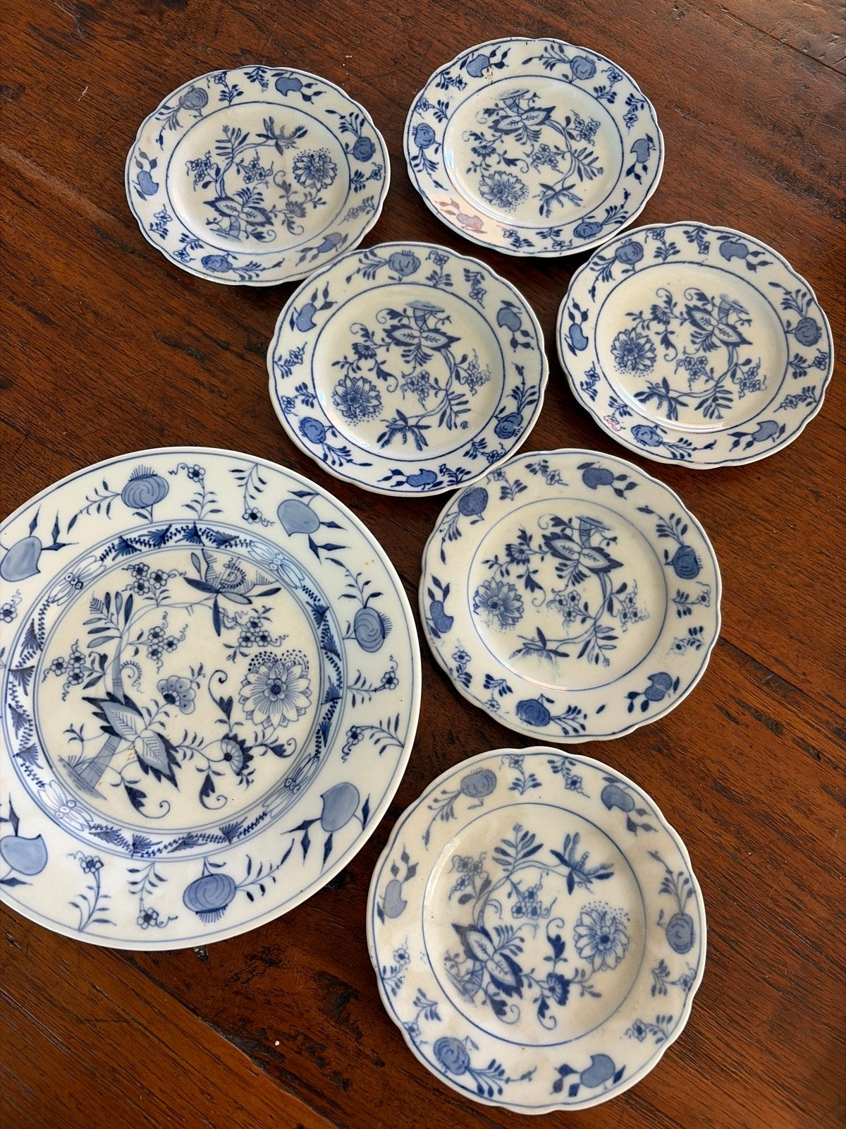 Set van 7 antieke sierborden met blauw-wit decor, Ophalen
