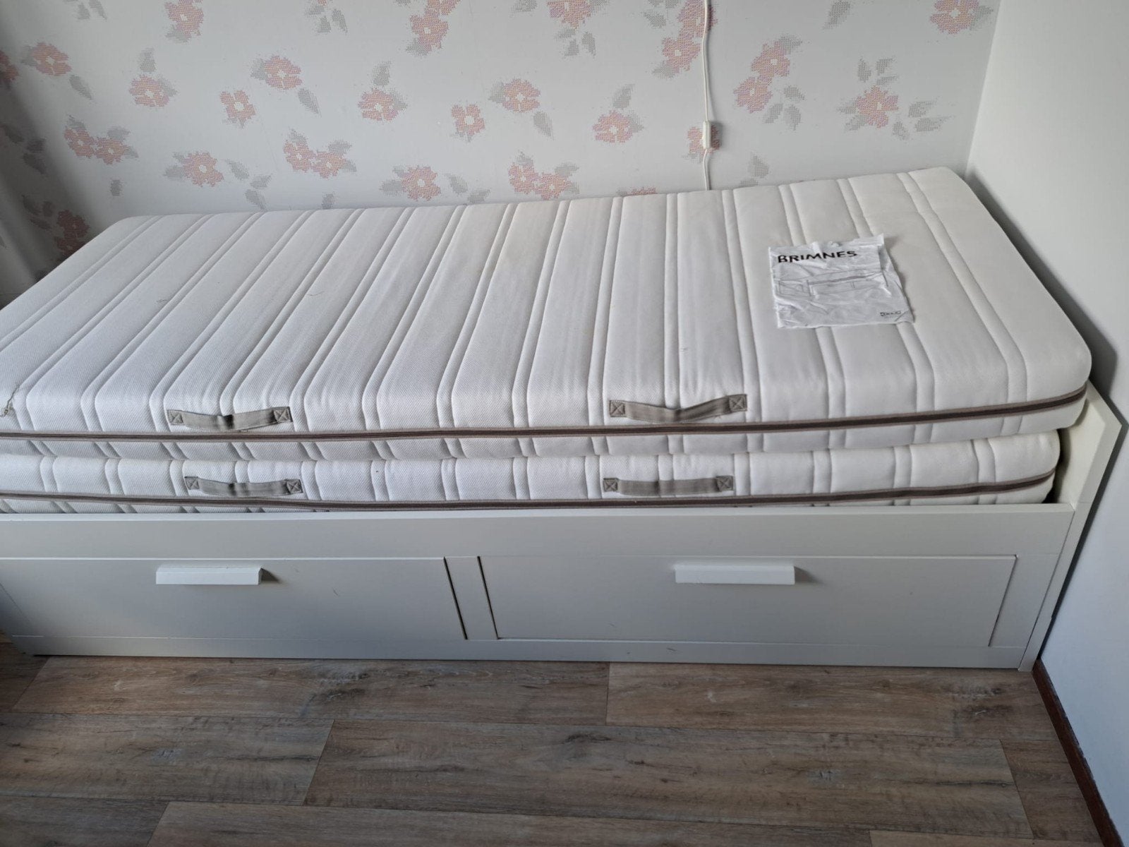 Ikea Brimnes uitschuifbed inclusief 2 matrassen,160x200., Huis en Inrichting, Ophalen, Gebruikt, Wit, Tweepersoons