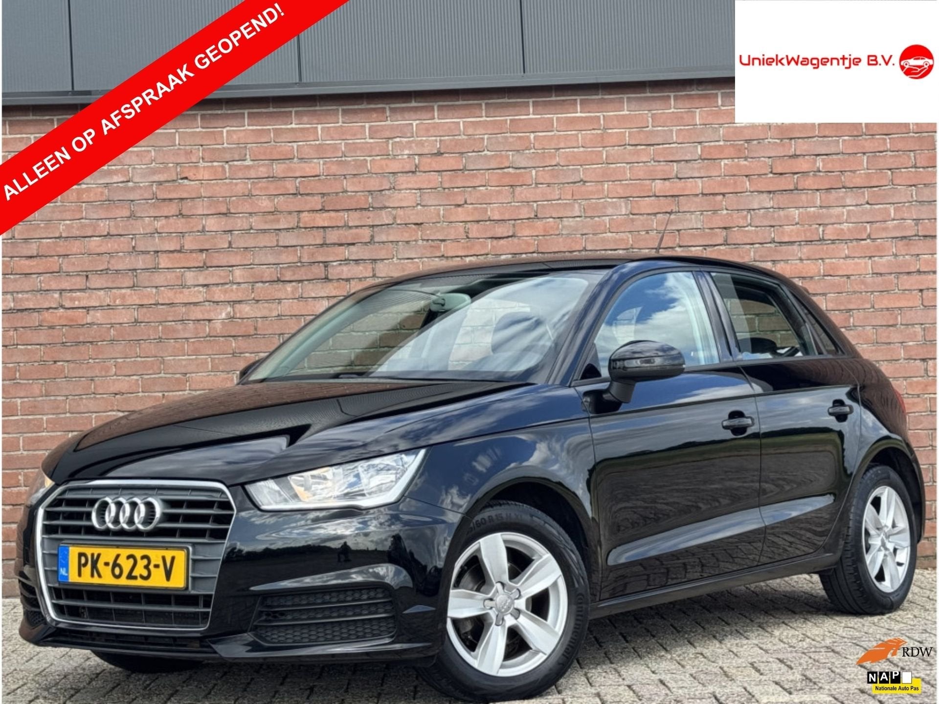 Audi A1 Sportback 1.0 TFSI | NL-AUTO! | NAVI! | CRUISE! | AI, Auto's, Voorwielaandrijving, Stof, 4 stoelen, Zwart