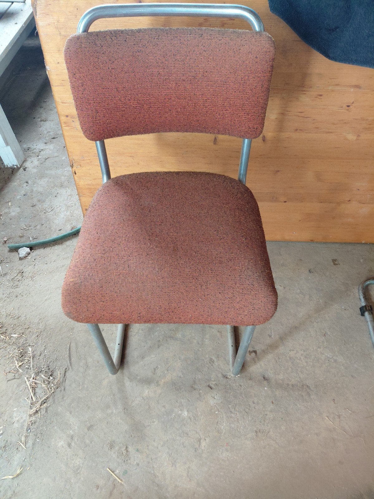 Buisstoel met roestplekjes, Gebruikt, Bruin, Vintage, Ophalen of Verzenden