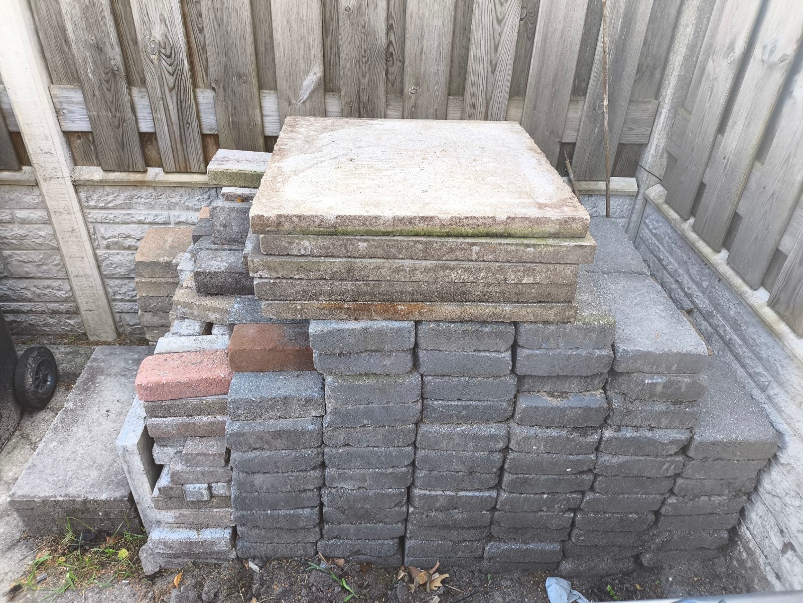 Gratis Tegels, Tuin en Terras, Ophalen, Gebruikt, Beton, Terrastegels
