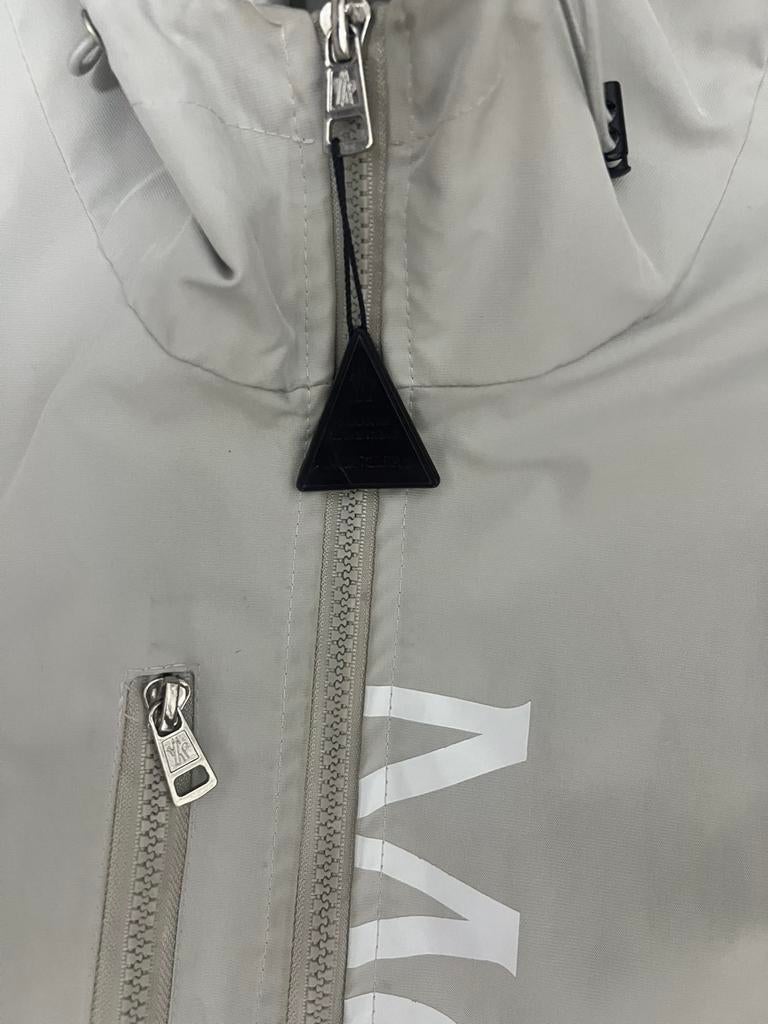 Moncler Originele Grijze Jas, Verzenden, Zo goed als nieuw, Overige maten, Grijs