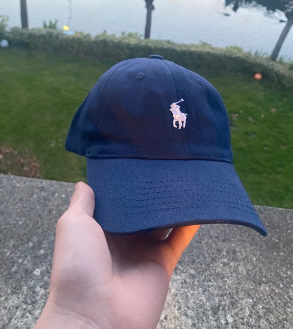 Polo Ralph Lauren pet - Donkerblauw met wit logo, Kleding | Heren, Ophalen of Verzenden, Nieuw, One size fits all, Pet
