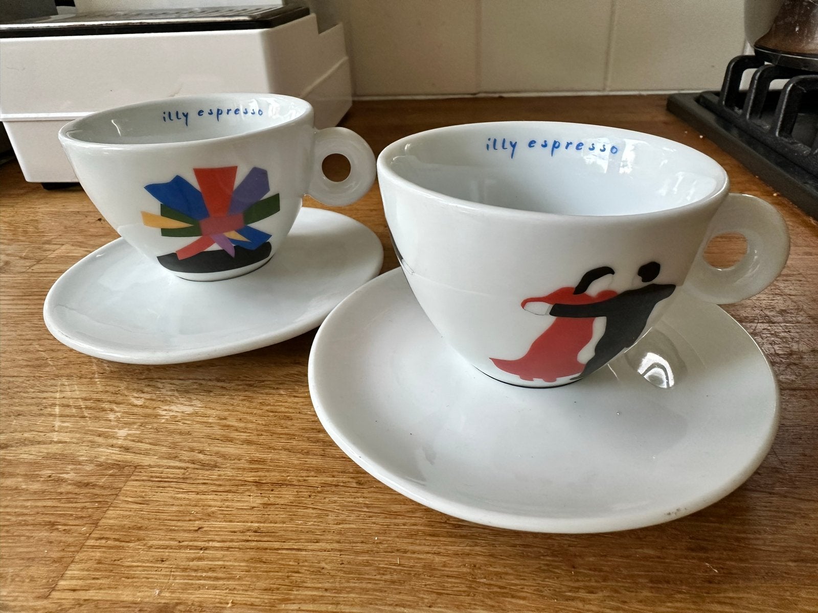 Illy Espresso Kopjes met Schotels - Diverse Designs, Gebruikt, Ophalen of Verzenden, Kop(pen) en/of Schotel(s), Porselein