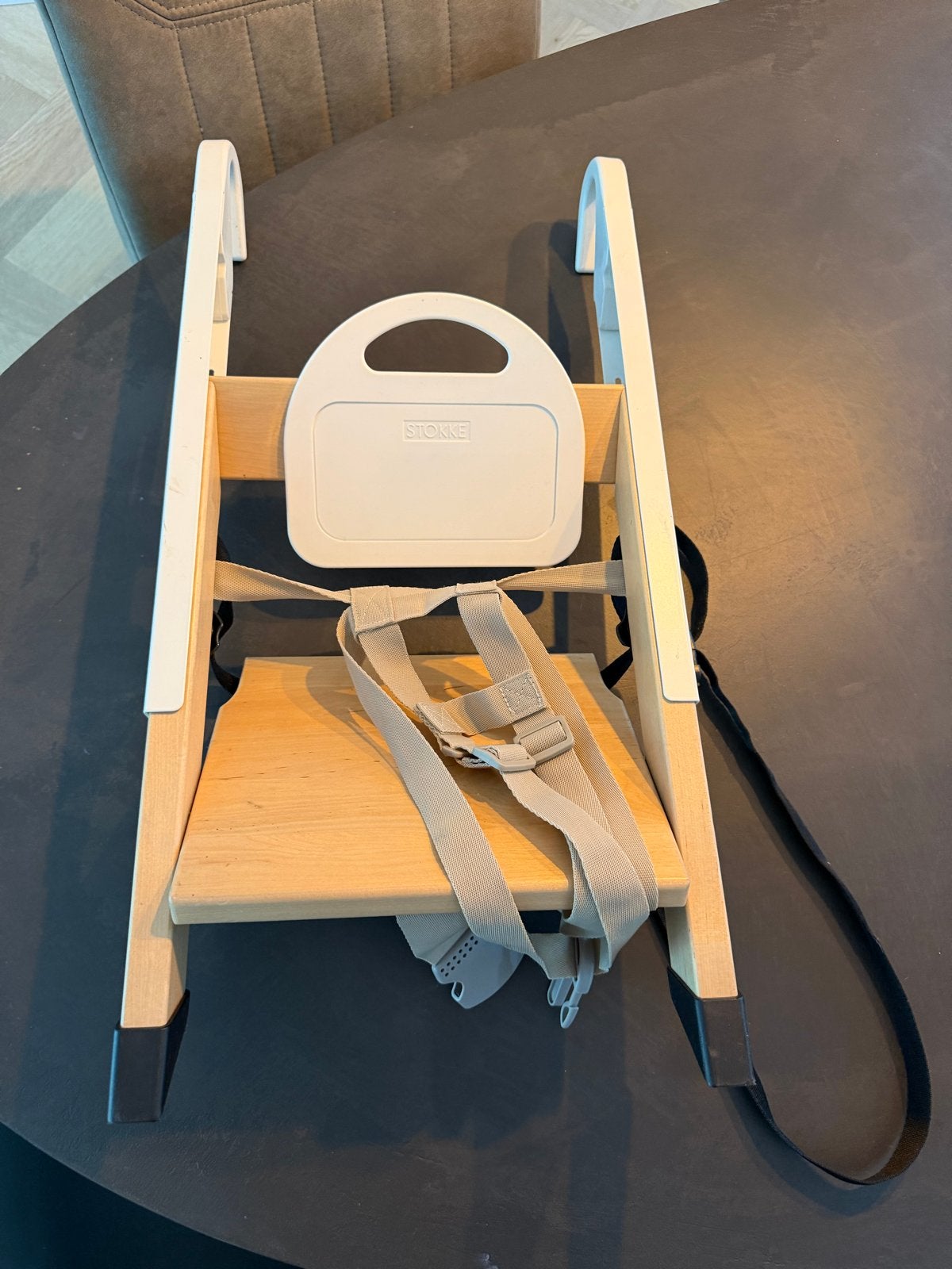 Stokke Handysitt - Draagbare kinderstoel, Kinderen en Baby's, Kinderstoelen, Ophalen, Zo goed als nieuw, Hangstoel, Gordel(s)