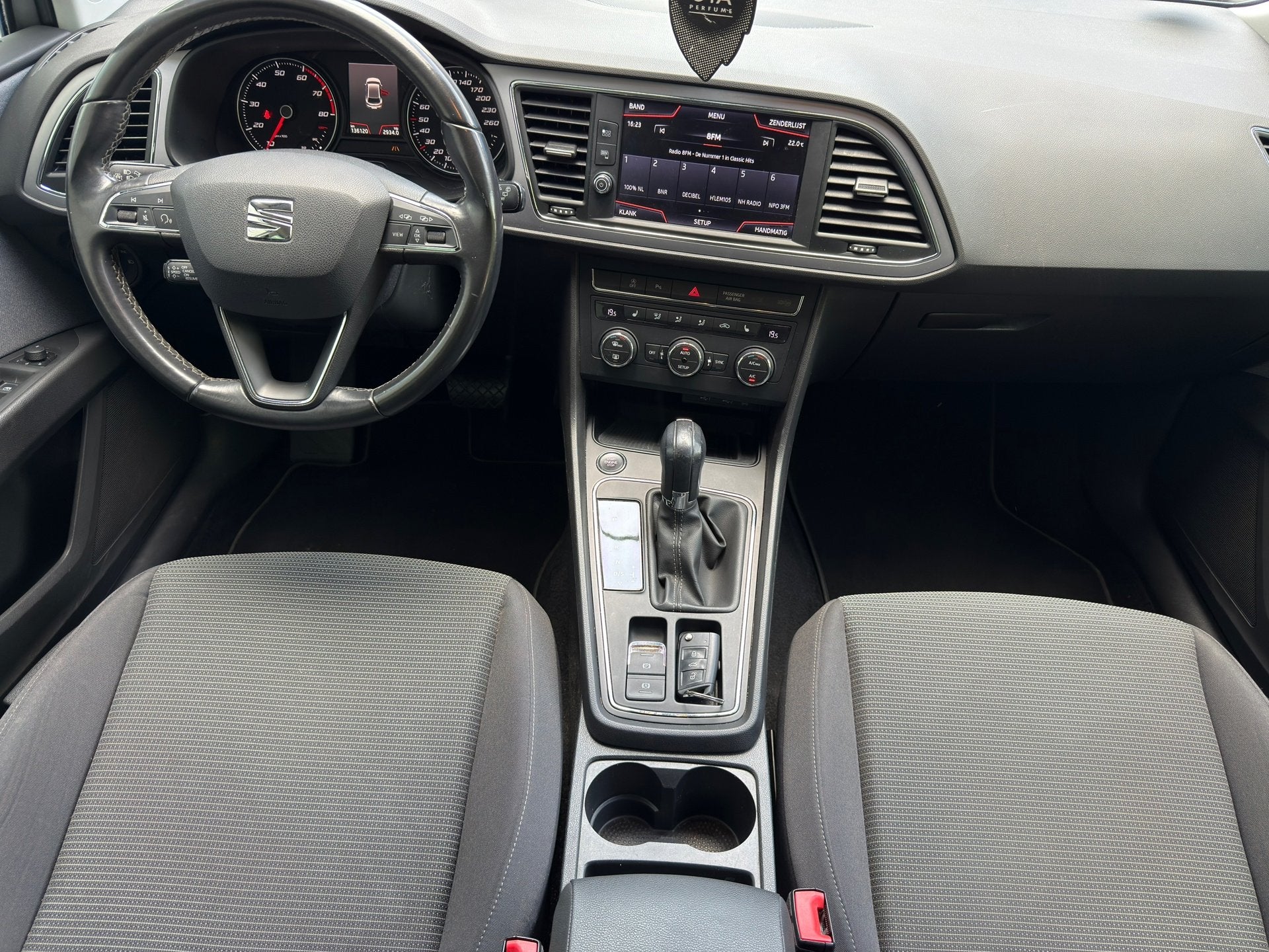 Seat Leon 1.0 EcoTSI Style Business Intense l Automaat l Cli, Auto's, Stof, Leon, Origineel Nederlands, Bedrijf