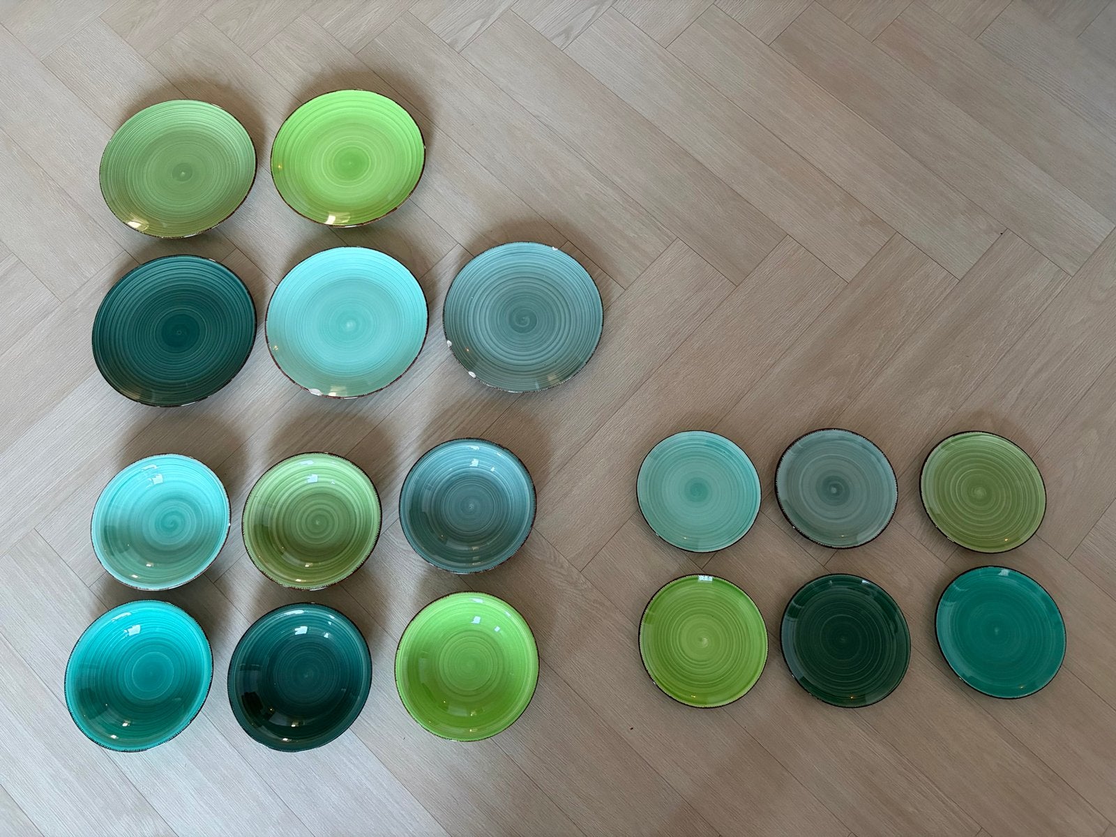 17-delige servies set in diverse groentinten, Ophalen of Verzenden, Gebruikt, Compleet servies